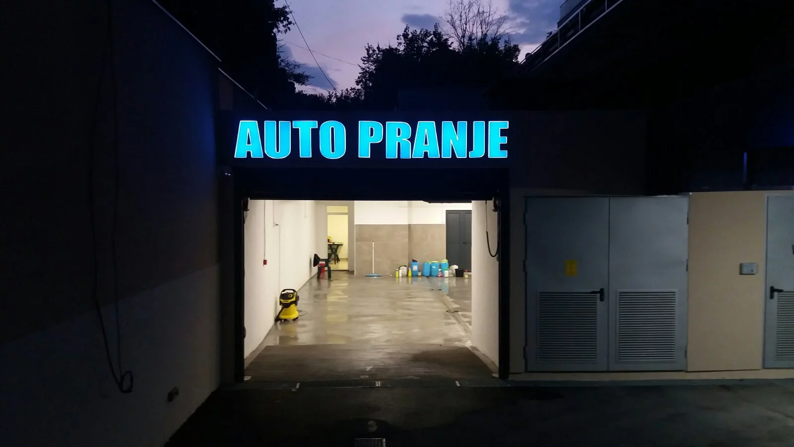 Poliranje automobila